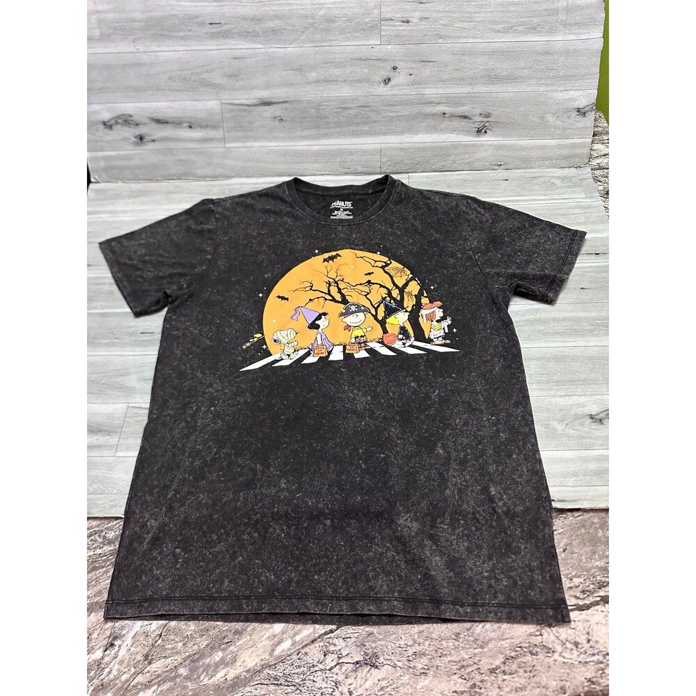 Peanuts Women’s Halloween Graphic T-Shirt M